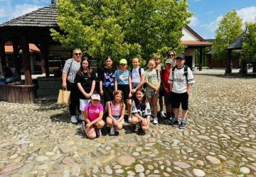 Wycieczka klasy 4 do Miasteczka Galicyjskiego i kina w Nowym Sączu