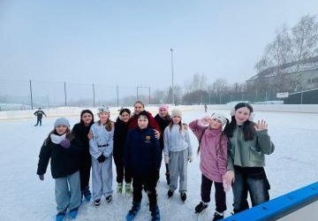 Zimowe przygody na lodzie klas IV–VIII