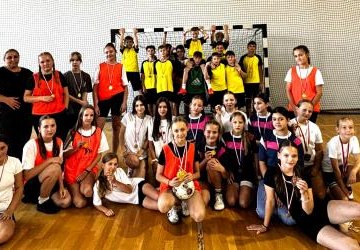 ⚽ Sukcesy naszych uczniów w gminnym Turnieju Halowej Piłki Nożnej!