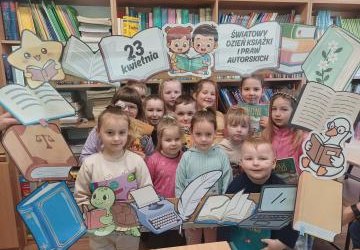 Światowy Dzień Książki w Bibliotece Szkolnej